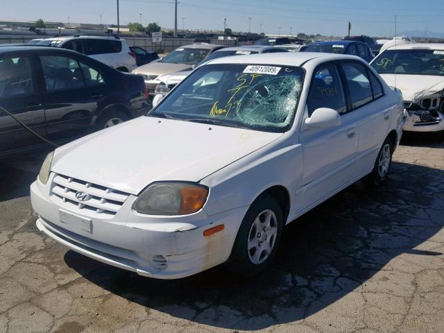 KMHCG45C55U658377 - 2005 HYUNDAI ACCENT GL WHITE photo 2