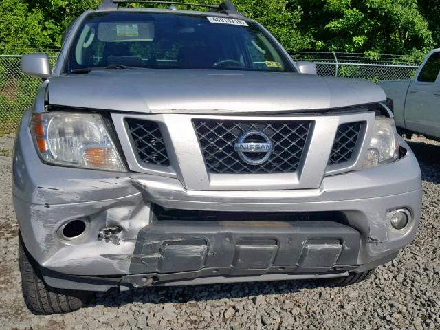 1N6AD0EV4AC427031 - 2010 NISSAN FRONTIER C SILVER photo 9