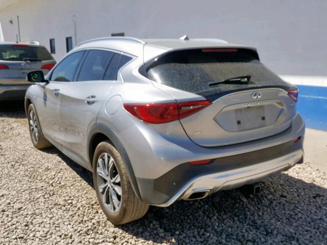 SJKCH5CR7HA037403 - 2017 INFINITI QX30 BASE SILVER photo 3