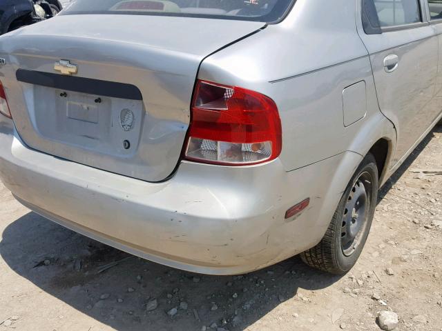 KL1TD52624B156753 - 2004 CHEVROLET AVEO SILVER photo 9