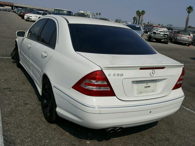 WDBRF52H07A930280 - 2007 MERCEDES-BENZ C 230 WHITE photo 3