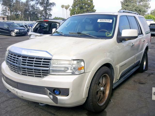 5LMFU27R54LJ27550 - 2004 LINCOLN NAVIGATOR CREAM photo 2