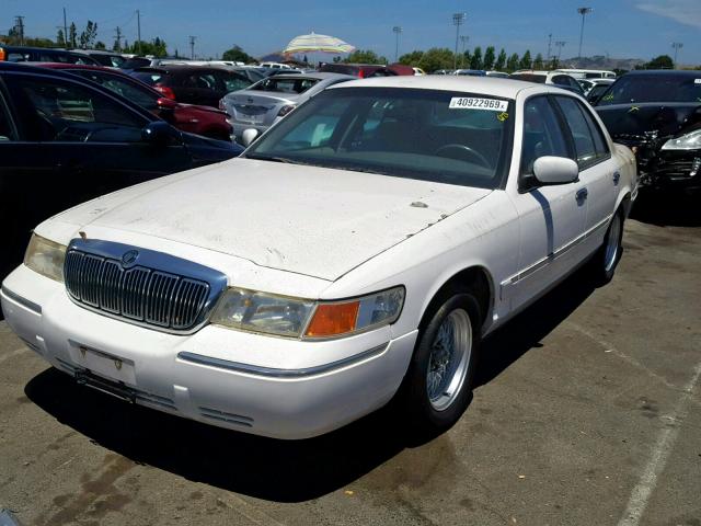 2MEFM74W71X602580 - 2001 MERCURY GRAND MARQ WHITE photo 2