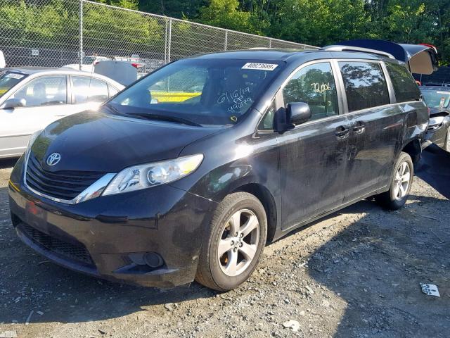 5TDKK3DC4DS374607 - 2013 TOYOTA SIENNA LE BLACK photo 2