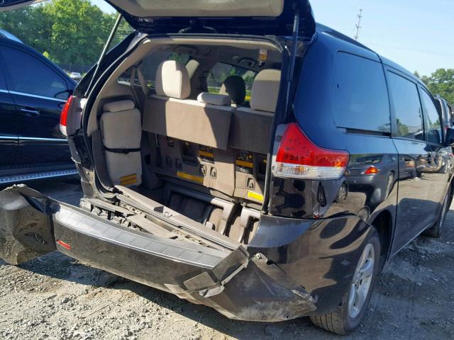 5TDKK3DC4DS374607 - 2013 TOYOTA SIENNA LE BLACK photo 9