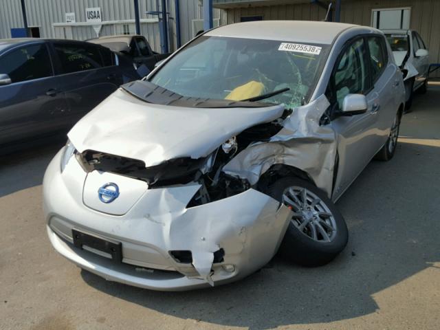 1N4AZ0CP0DC425313 - 2013 NISSAN LEAF S SILVER photo 2