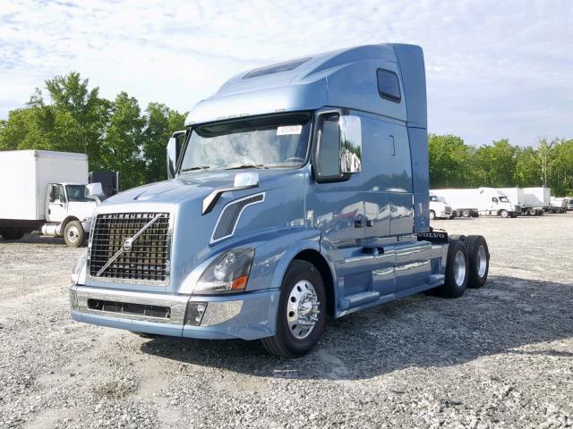 4V4NC9EG4JN891457 - 2018 VOLVO VN VNL BLUE photo 2