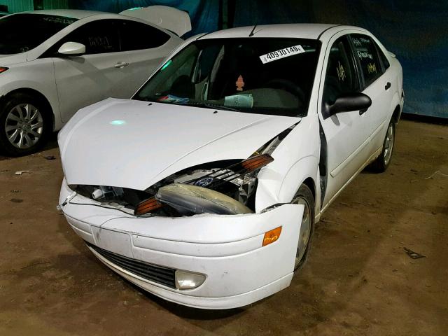 1FAFP38342W352557 - 2002 FORD FOCUS ZTS WHITE photo 2