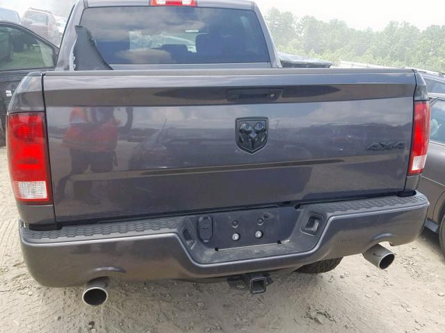 1C6RR7KT1JS321930 - 2018 RAM 1500 ST GRAY photo 9