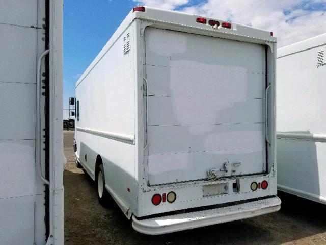 4UZA4FAD1YCH35303 - 2000 FREIGHTLINER CHASSIS M WHITE photo 3