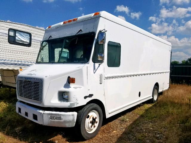 4UZAAPBW42CK21691 - 2002 FREIGHTLINER CHASSIS M WHITE photo 2