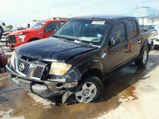 1N6AD07UX6C466346 - 2006 NISSAN FRONTIER C BLACK photo 2