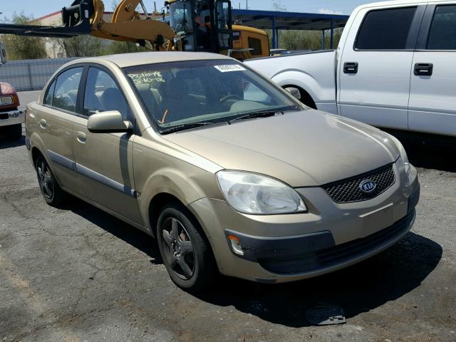 KNADE123266167365 - 2006 KIA RIO GOLD photo 1