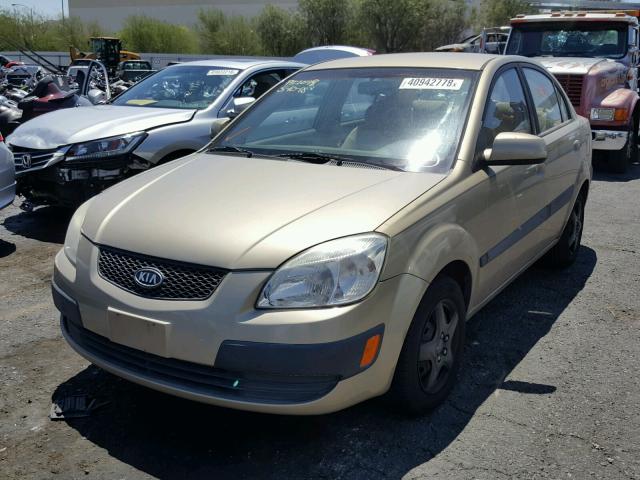 KNADE123266167365 - 2006 KIA RIO GOLD photo 2