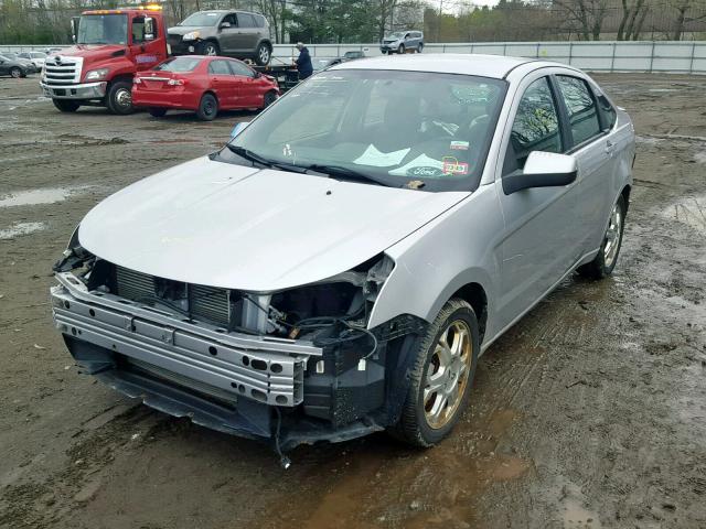 1FAHP36N89W226760 - 2009 FORD FOCUS SES SILVER photo 2