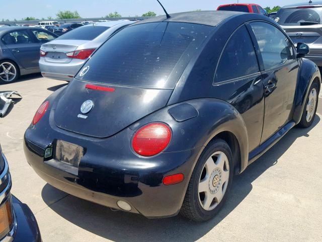 3VWBB61C4WM045489 - 1998 VOLKSWAGEN NEW BEETLE Սև լուսանկար 4