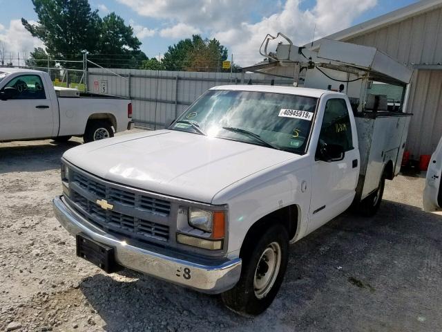 1GBGC34R5YR215157 - 2000 CHEVROLET C3500 WHITE photo 2