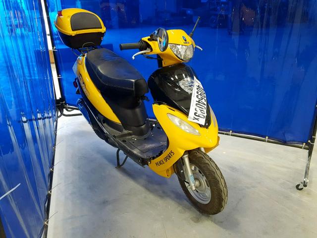 LEHTCB010JR000675 - 2018 OTHER MOPED YELLOW photo 1