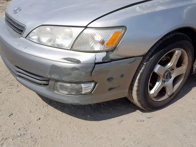 JT8BF28G810310546 - 2001 LEXUS ES 300 SILVER photo 9