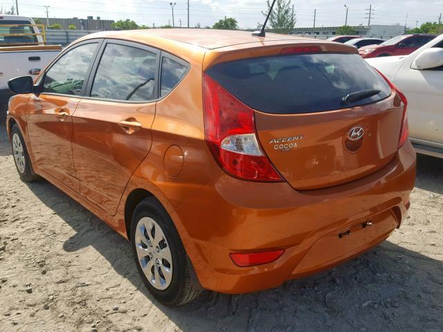 KMHCT5AE6HU327885 - 2017 HYUNDAI ACCENT SE ORANGE photo 3