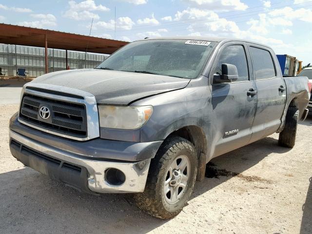 5TFEM5F16CX043518 - 2012 TOYOTA TUNDRA CRE GRAY photo 2