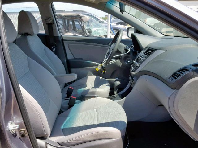 KMHCT4AE8GU036636 - 2016 HYUNDAI ACCENT SE GRAY photo 5