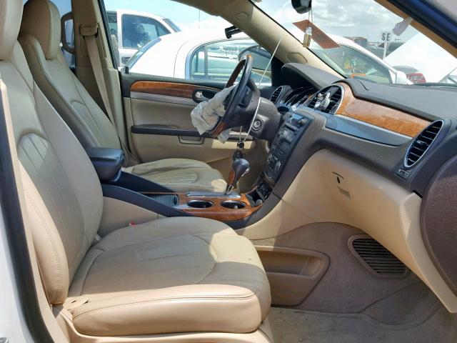 5GAKVCED5CJ304450 - 2012 BUICK ENCLAVE BEIGE photo 5