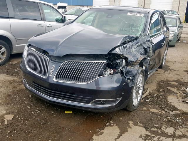 2LMHJ5AT3EBL52341 - 2014 LINCOLN MKT GRAY photo 2