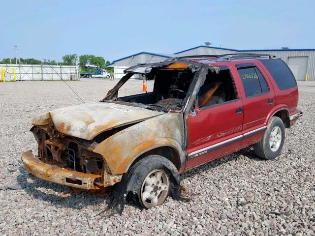 1GNDT13W4T2315351 - 1996 CHEVROLET BLAZER RED photo 2