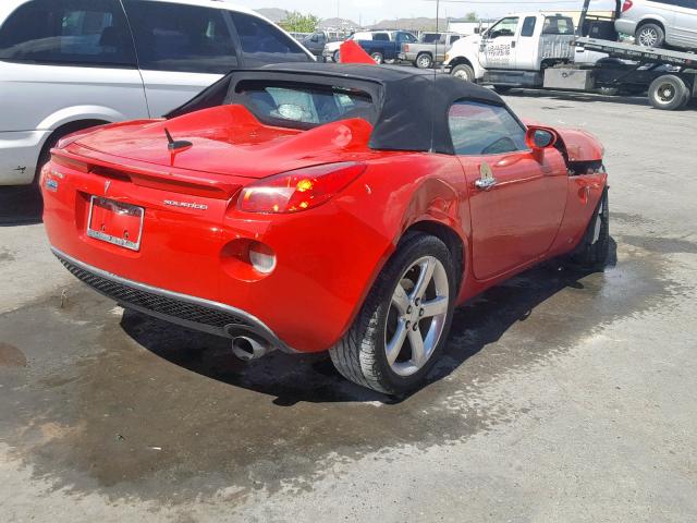 1G2MC35B68Y125848 - 2008 PONTIAC SOLSTICE RED photo 4