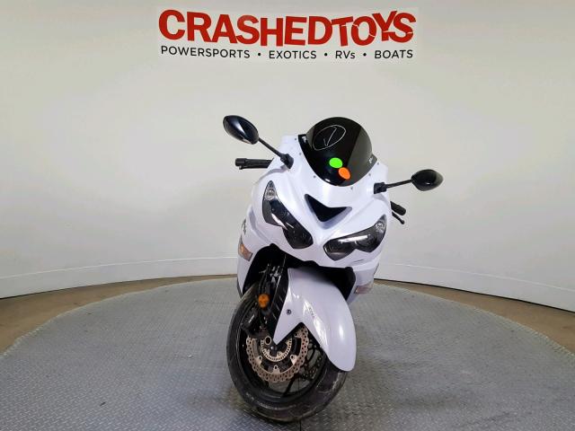 JKBZXNE14DA009887 - 2013 KAWASAKI ZX1400 E WHITE photo 3