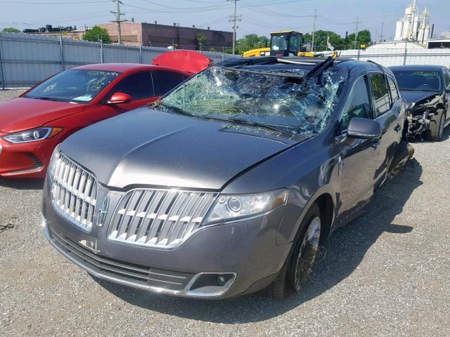 2LMHJ5FR0ABJ04281 - 2010 LINCOLN MKT GRAY photo 2