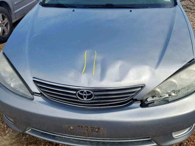 4T1BF32K15U618351 - 2005 TOYOTA CAMRY LE GRAY photo 9