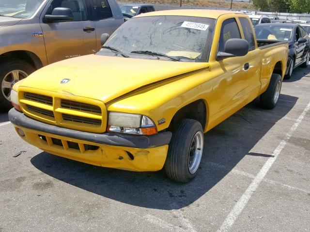 1B7GL22Y2XS257762 - 1999 DODGE DAKOTA YELLOW photo 2