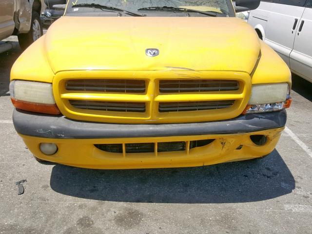 1B7GL22Y2XS257762 - 1999 DODGE DAKOTA YELLOW photo 9