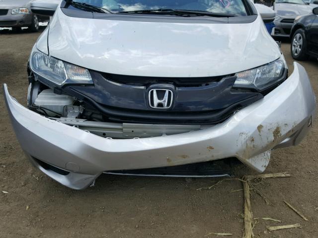 3HGGK5G57FM786667 - 2015 HONDA FIT LX SILVER photo 9