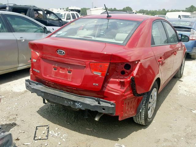 KNAFU4A20D5733161 - 2013 KIA FORTE EX RED photo 4