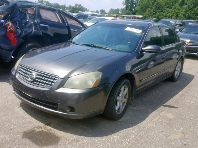 1N4AL11D85C289627 - 2005 NISSAN ALTIMA S GRAY photo 2