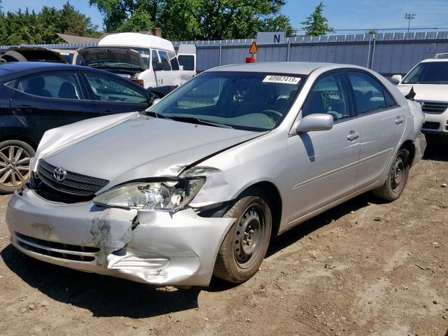4T1BE30K42U614716 - 2002 TOYOTA CAMRY LE SILVER photo 2