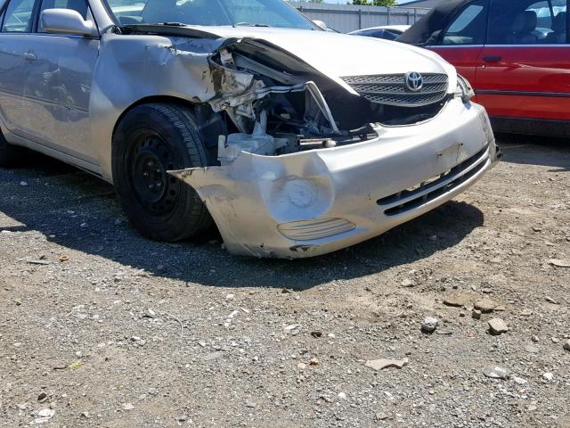 4T1BE30K42U614716 - 2002 TOYOTA CAMRY LE SILVER photo 9