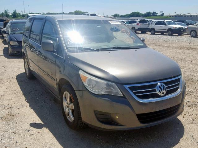 2V4RW3D13AR218280 - 2010 VOLKSWAGEN ROUTAN SE SILVER photo 1