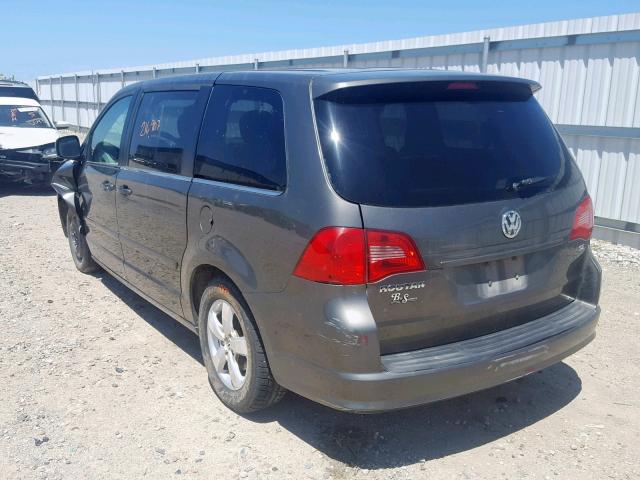 2V4RW3D13AR218280 - 2010 VOLKSWAGEN ROUTAN SE SILVER photo 3