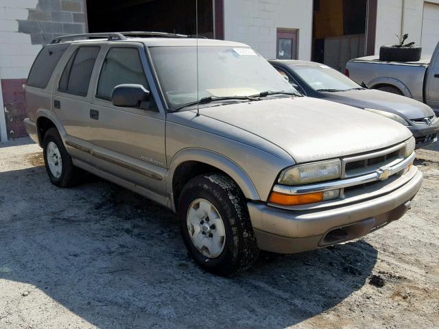 1GNDT13W8Y2299520 - 2000 CHEVROLET BLAZER SILVER photo 1