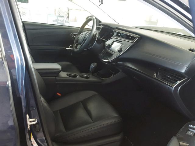 4T1BK1EB6JU285330 - 2018 TOYOTA AVALON XLE BLUE photo 5