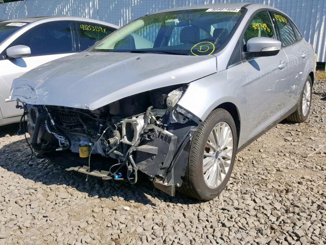 1FADP3J23JL323334 - 2018 FORD FOCUS TITA SILVER photo 2