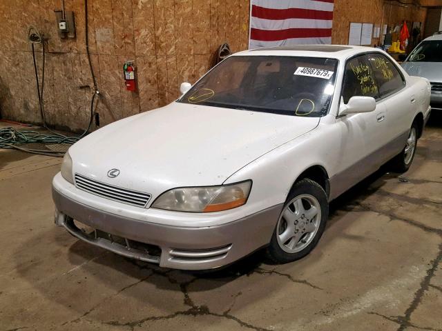 JT8VK13T9N0013699 - 1992 LEXUS ES 300 WHITE photo 2