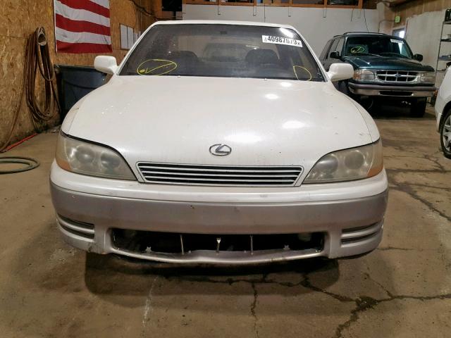 JT8VK13T9N0013699 - 1992 LEXUS ES 300 WHITE photo 9