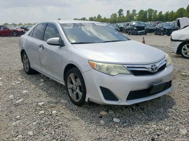 4T4BF1FK4CR170589 - 2012 TOYOTA CAMRY BASE SILVER photo 1