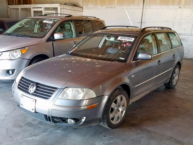 WVWYH63B43E420444 - 2003 VOLKSWAGEN PASSAT GLX SILVER photo 2