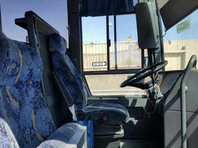 YE2TC12B8Y2043967 - 2000 VAN HOOL T2100 WHITE photo 5